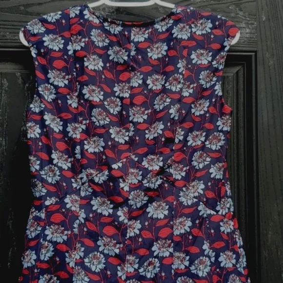 Brooks Brothers Floral Vneck Pleated Slipon Partial Side Zip Dress 6