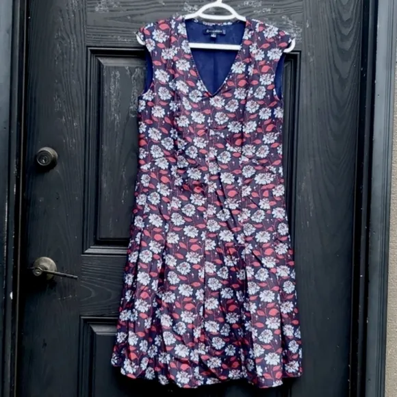 Brooks Brothers Floral Vneck Pleated Slipon Partial Side Zip Dress 6