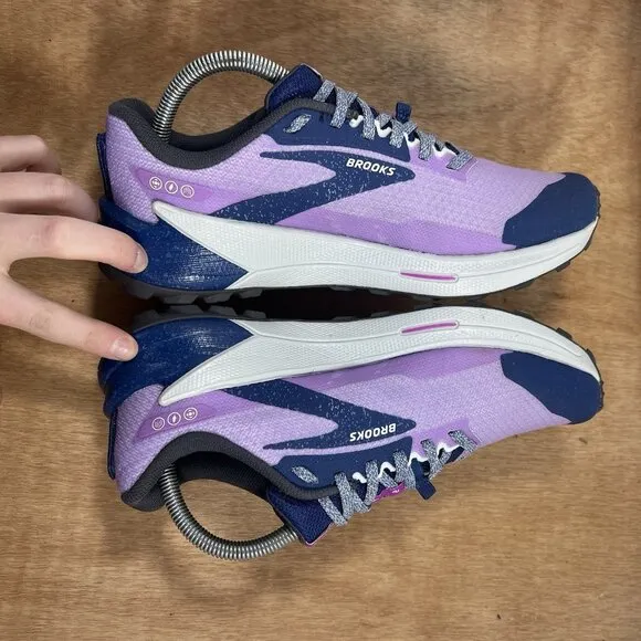 Brooks Catamount 2 Women's Size 9.5 B (Medium) Running Shoes Purple