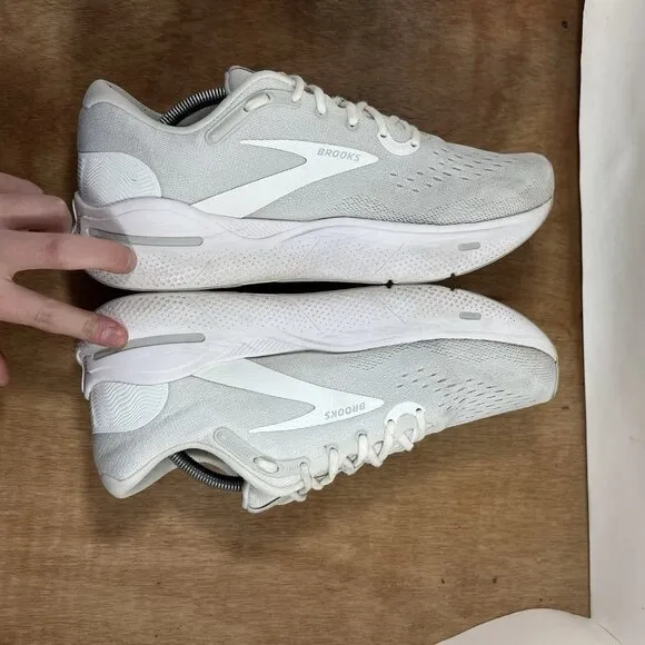 Brooks Ghost Max Men's Size 11.5 D (Medium) Running Shoes White