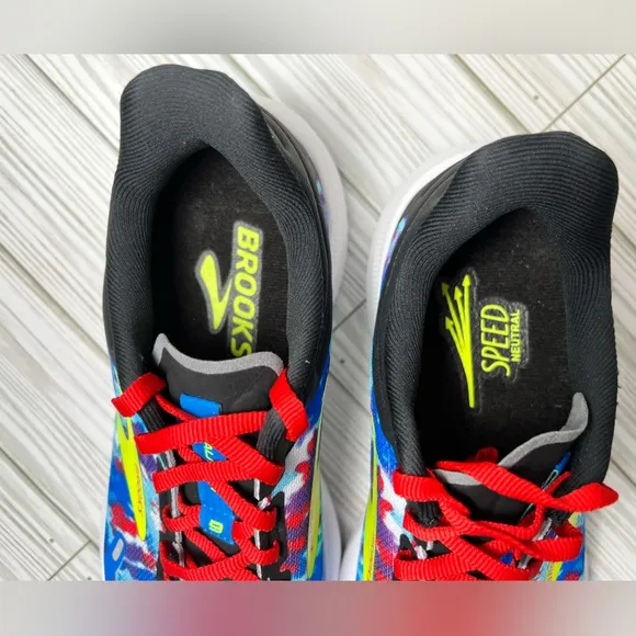 Brooks Launch 9 Women’s Running Shoes sneaker Black blue size 8 athletic NWOT