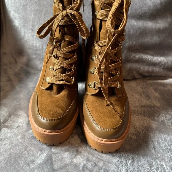 Brown Lace-Up Women's Boots