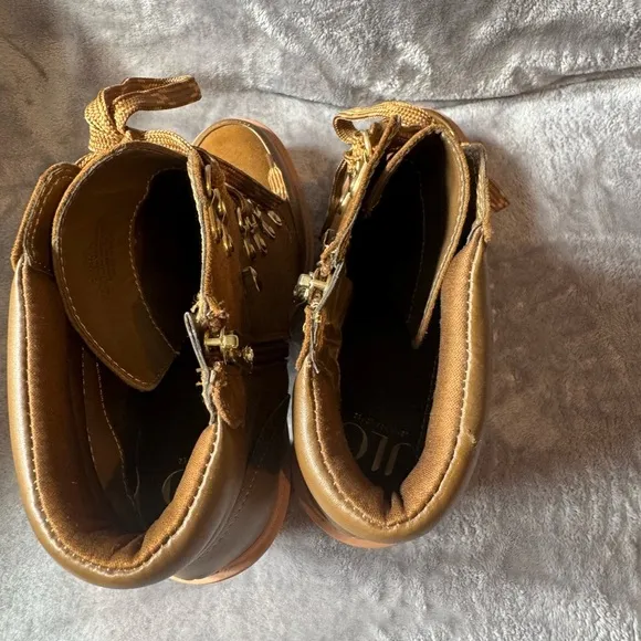 Brown Lace-Up Women's Boots