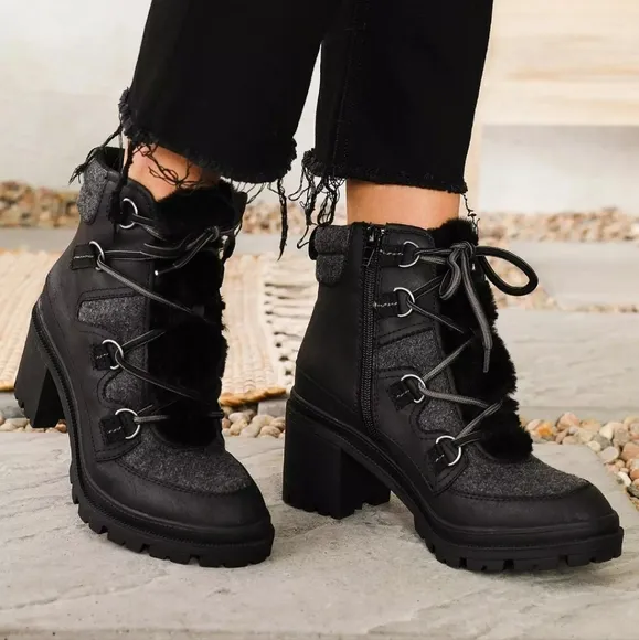 Buckle Now or Never Emerie Lug Boots, Size 7.5 NEW