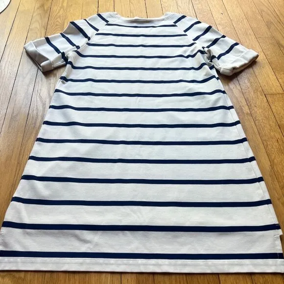 Burberry Size 10 Cream &amp; Navy Blue Striped Short Sleeve Step Hem T-Shirt Dress