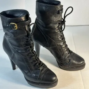 Burberry size 9 Lace-up Boots