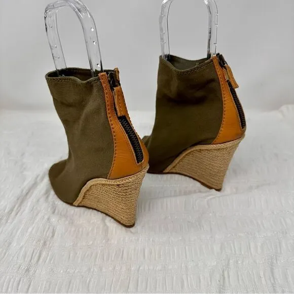 CH Carolina Herrera Olive Green Open-toed Bootie Wedges- Size 8.5