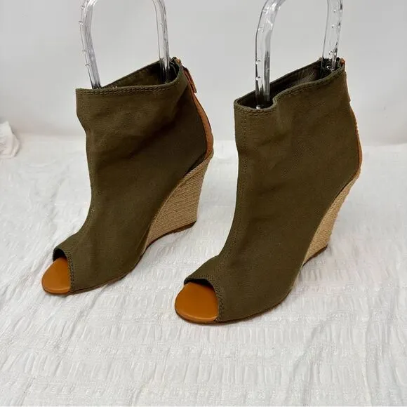 CH Carolina Herrera Olive Green Open-toed Bootie Wedges- Size 8.5