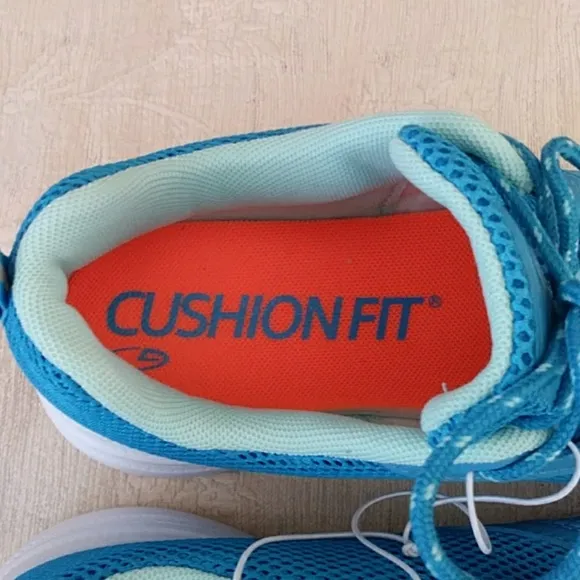 Champion Mesh Sneakers Foam Cushion Sz 9.5 NWT