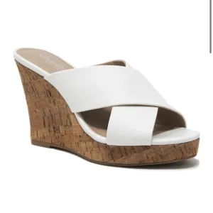 Charles David White Latrice Wedges 7.5