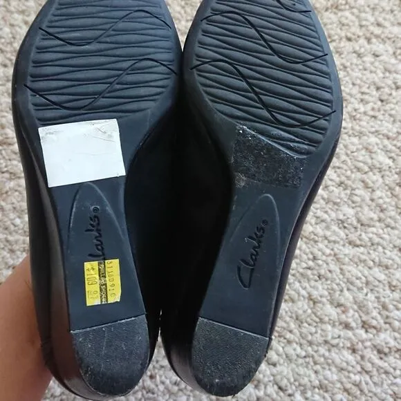 Clarks Artisan open toe wedges in black size 7.5