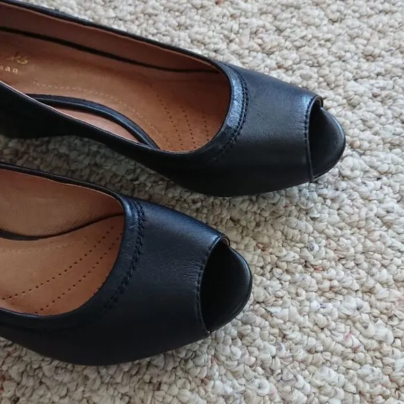 Clarks Artisan open toe wedges in black size 7.5