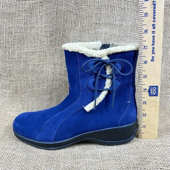Clarks Booties Boots Suede Ankle Side Zip Navy Blue Women’s Size 8 M