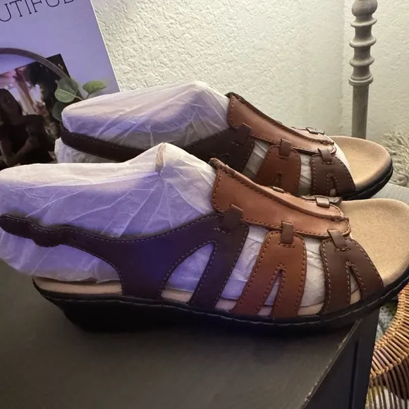 Clark’s Brown Leather Women's Sandals