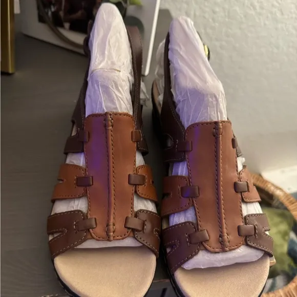 Clark’s Brown Leather Women's Sandals