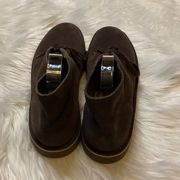 Clark’s men’s brown suede lace up chukka boots size 10.5