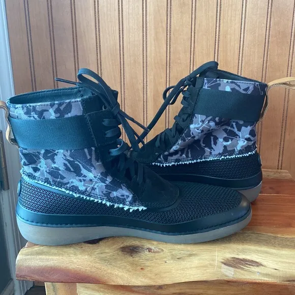Clarks STAR WARS novelty print nature boots limited edition 9 combat Comic-Con