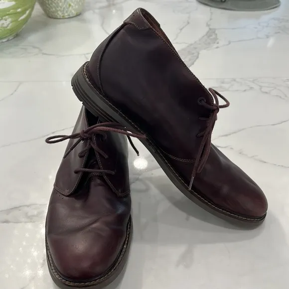 Clarks Unstructured Burgundy Leather Chukka Boots Size 12