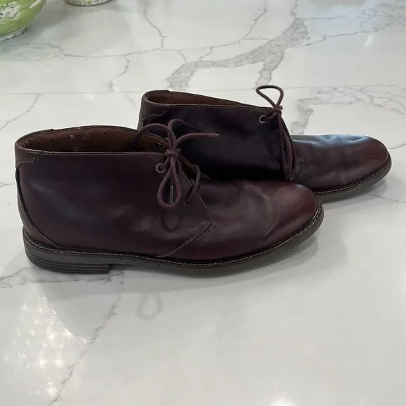 Clarks Unstructured Burgundy Leather Chukka Boots Size 12