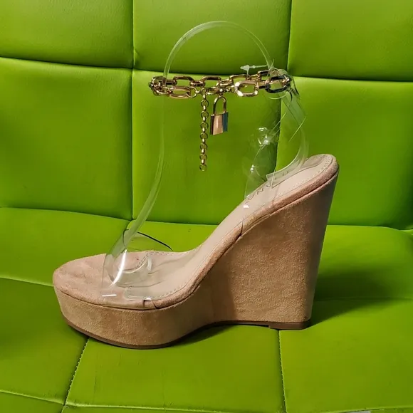 Clear Chain Detail Wedges