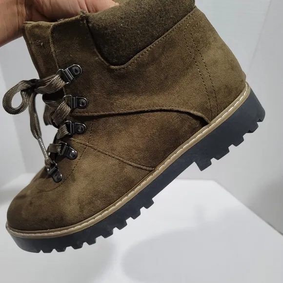 Cliffs By White Mountain Sabine Lace up Boots Size 10