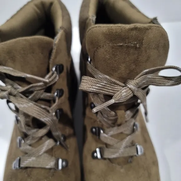Cliffs By White Mountain Sabine Lace up Boots Size 10