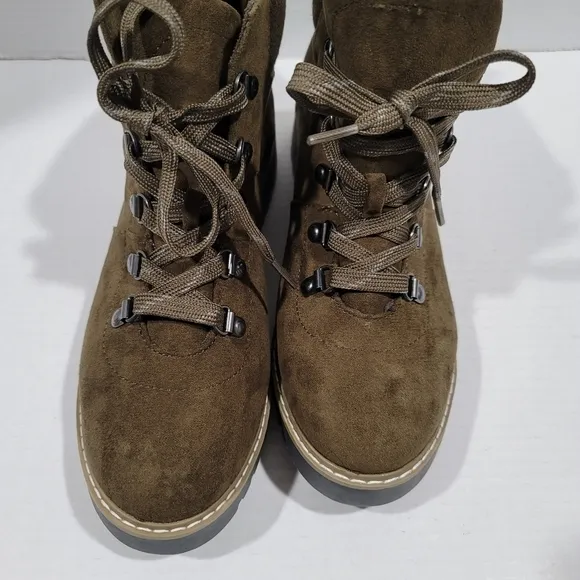 Cliffs By White Mountain Sabine Lace up Boots Size 10