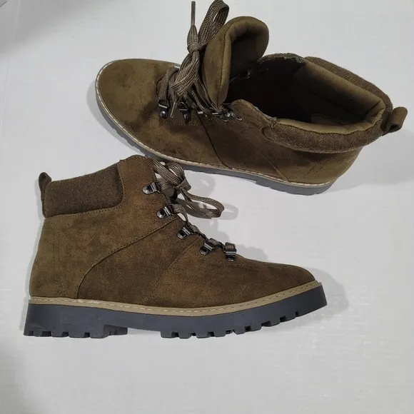 Cliffs By White Mountain Sabine Lace up Boots Size 10