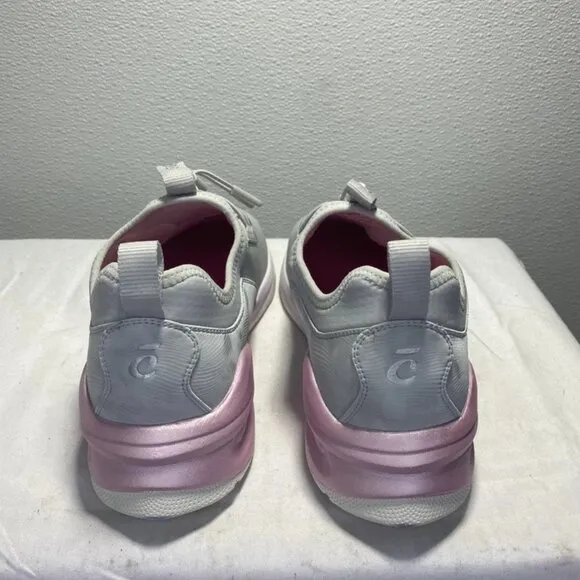 Clove Classic Low-Top Sneakers – Women's 11 – Grey/Pink – New Without Box