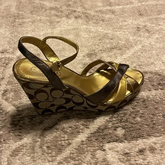COACH BROWN/GOLD PLATFORM WEDGES SIZE 8