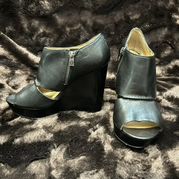 Coach Jaelyn Open Toe Black Leather Platform Wedges Zip Up Heeled Sandals