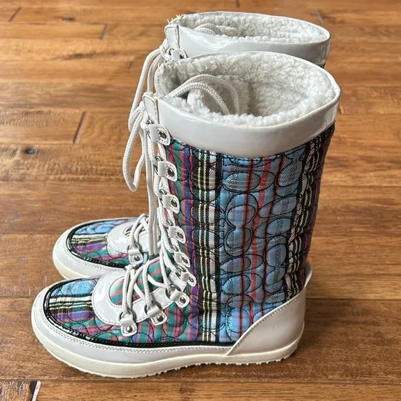 Coach Peggey Boots Signature Multicolor Shearling Lined Lace Up Winter Size 8