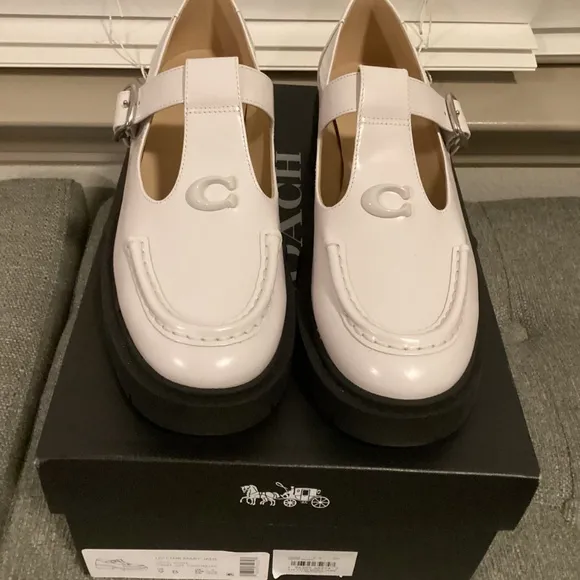 COACH Women's Liv Leather Mary Jane Flats, size 9
