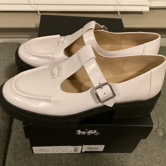 COACH Women's Liv Leather Mary Jane Flats, size 9