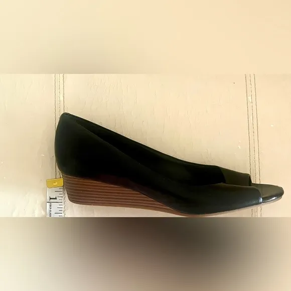 Cole Haan Elsie Black Leather Peep Toe Wedges size 7 B