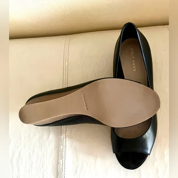 Cole Haan Elsie Black Leather Peep Toe Wedges size 7 B