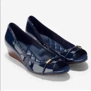 Cole Haan Emory Braided Band Navy Patent Leather Peep Toe Wedges Quilted 7.5 B