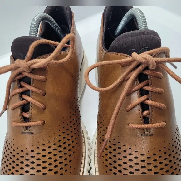 COLE HAAN MEN'S 2.ZEROGRAND LASER WINGTIP OXFORD SHOES SIZE 9M BRITISH TAN/IVORY