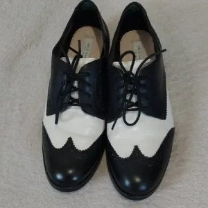 Cole Haan Men's Black and White Oxford Shoes