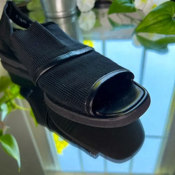 Cole Haan Mesh Sandals Black Flats Size: 8.5​​