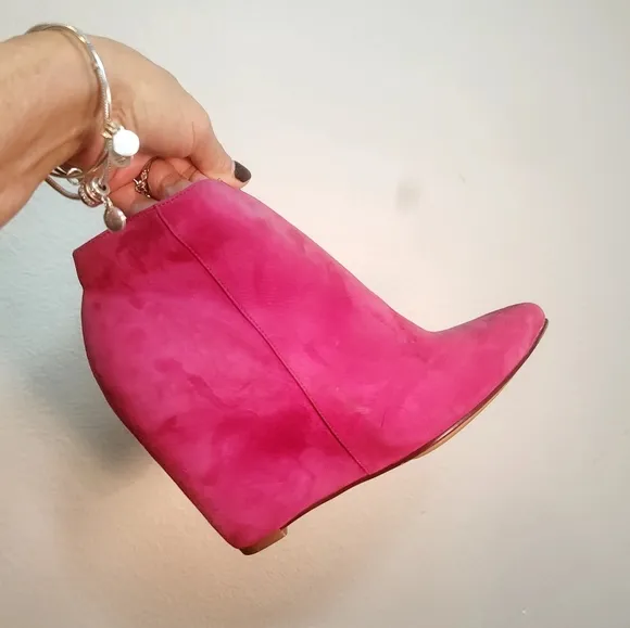 COLE HAAN NIKE AIR VERDI WINERY LEATHER SUEDE WEDGE HOT PINK BOOTIES WOM…