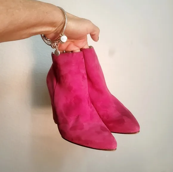 COLE HAAN NIKE AIR VERDI WINERY LEATHER SUEDE WEDGE HOT PINK BOOTIES WOM…