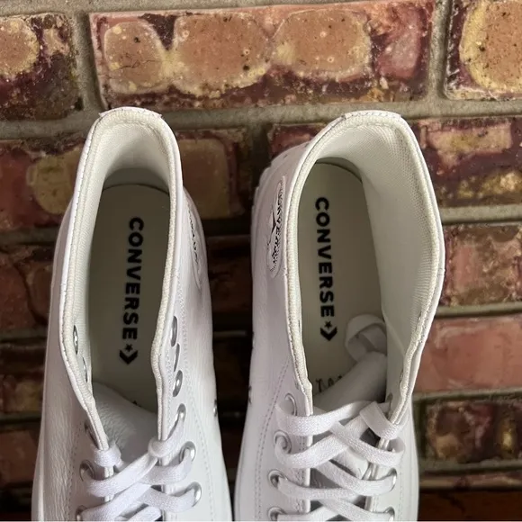 Converse NEW CTAS Lugged 2.0 Hi White Leather Unisex Shoe Size 8.5 or 10.5