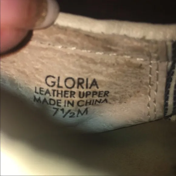 COPY - Tahari Gloria cream and navy flats