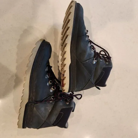 COPY - Volcom mens leather outlander lace up boots. Size 9.5
