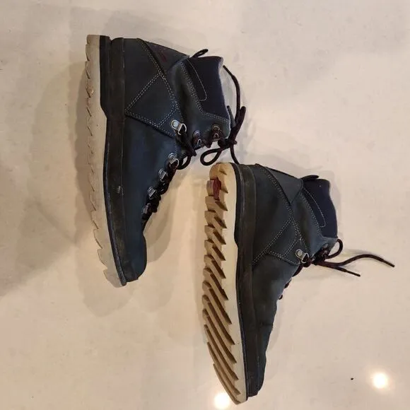 COPY - Volcom mens leather outlander lace up boots. Size 9.5
