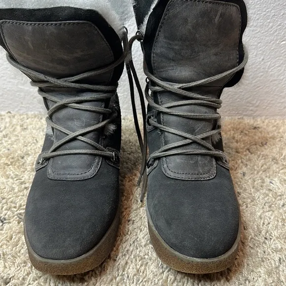 COUGAR Womens Dylan Microsuede Lace Up Wedge Boots Size 9