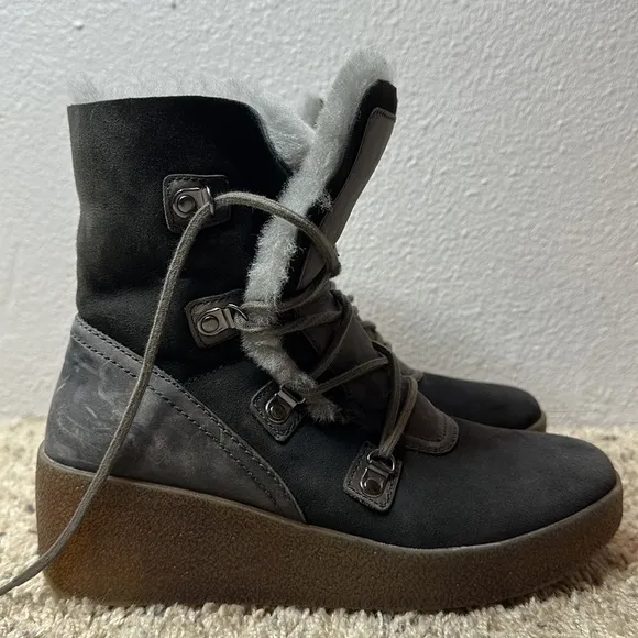 COUGAR Womens Dylan Microsuede Lace Up Wedge Boots Size 9