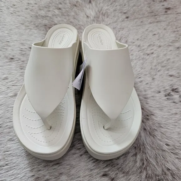 Crocs Brooklyn Women's Platform Flip Flop In Bone Neutral Size 9 NEW