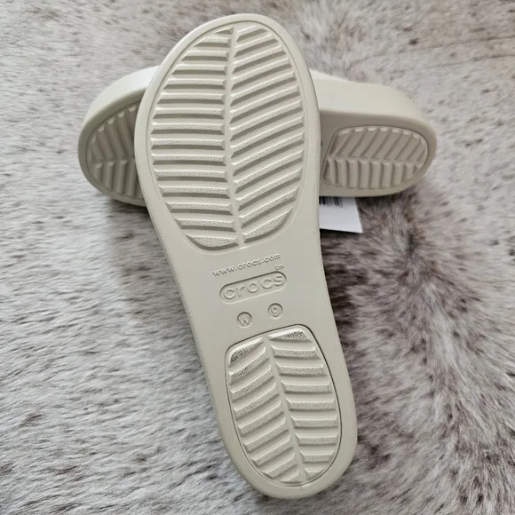 Crocs Brooklyn Women's Platform Flip Flop In Bone Neutral Size 9 NEW